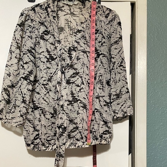 FOREVER 21 Blouse Size S - Picture 4 of 9